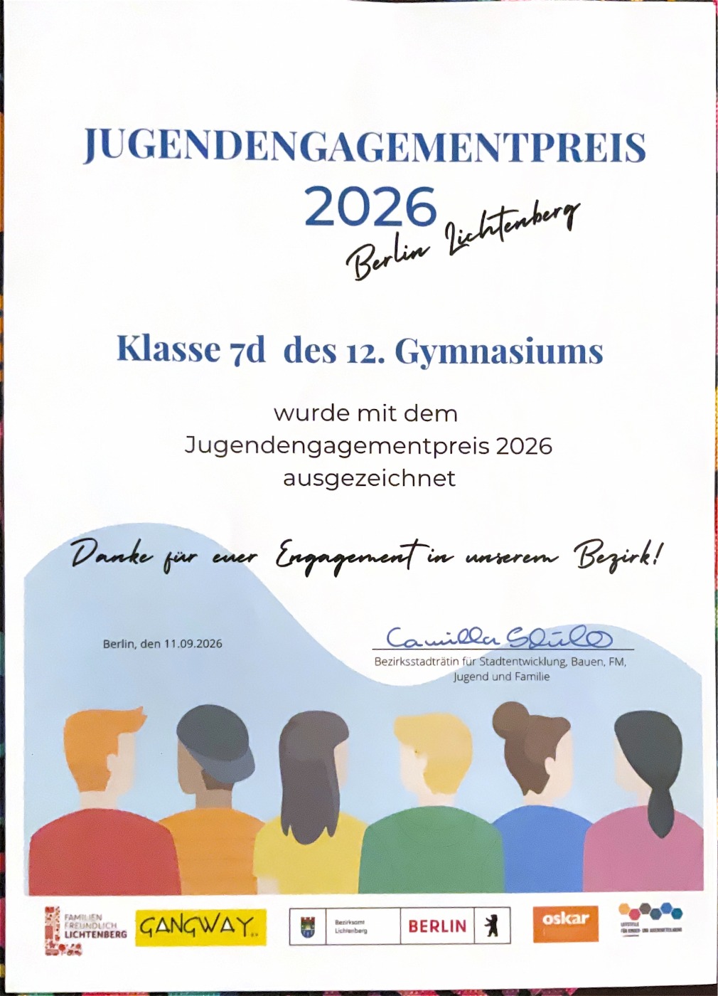 Urkunde: Jugendengagementpreis 2026 für die Klasse 7d des 12. Gymnasiums, verliehen am 11. September 2026 in Berlin-Lichtenberg. Die Klasse heißt heute 8d.